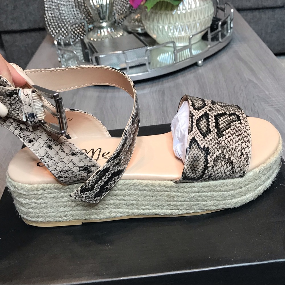 COPY - Snake print flat sandal
